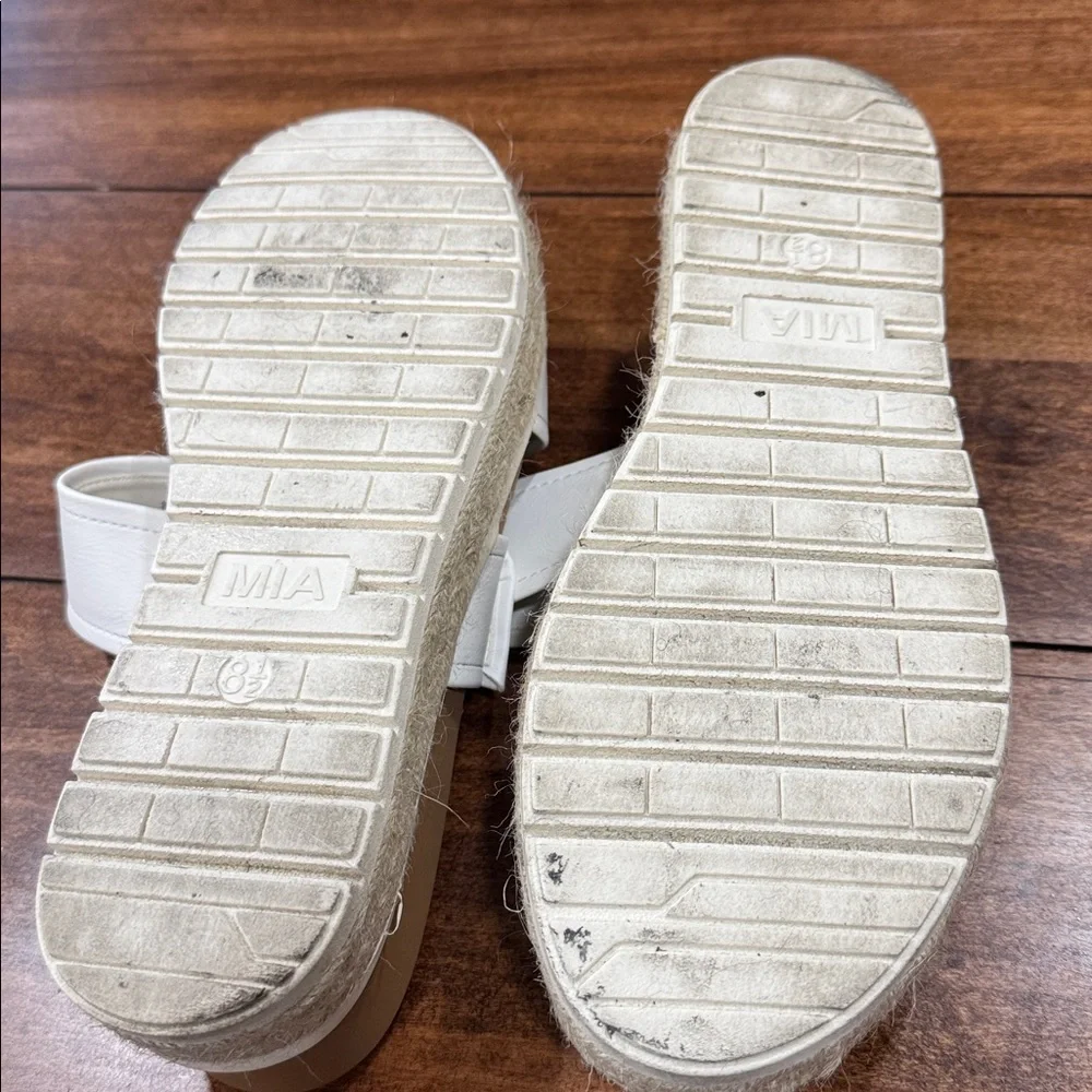 Mia Kenzy Platform Sandals size 8.5